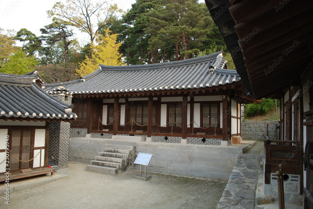 Naklejka premium An old house of Seongyojang