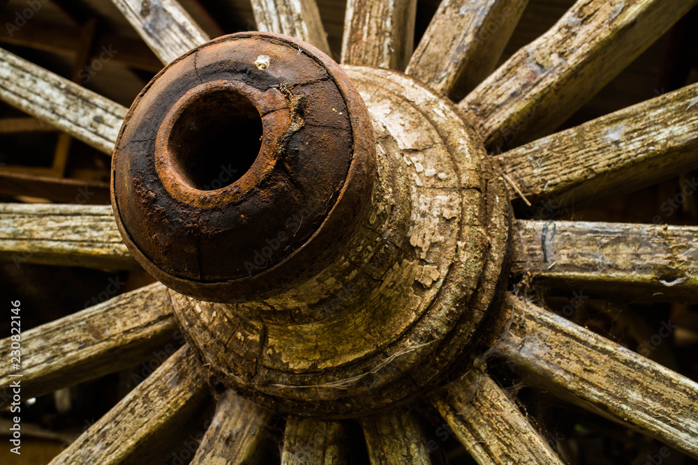 Old Cart Wheels: Used for caravan in a long time become a valuable collector today. Old Cart Wheels: Used for caravan in a long time become a valuable collector today.