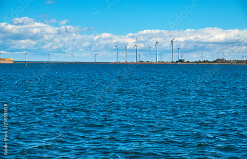 Wind turbine in Copenhagen © badahos