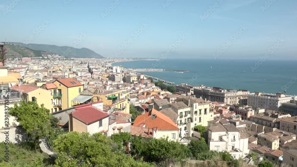 Panorama di Salerno con centro storico e costa Panorama di Salerno con centro storico e costa