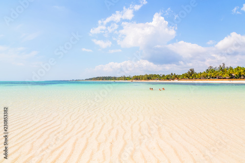 Fototapeta Naklejka Na Ścianę i Meble -  tropical beach and sea