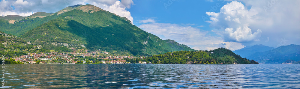 Panoramablick am Comer See auf Ossuccio und die Halbinsel Lavedo mit der Villa del Balbianello