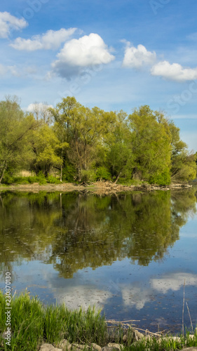 Smartphone HD wallpaper of beautiful view on the danube island near Pleinting - Bavaria