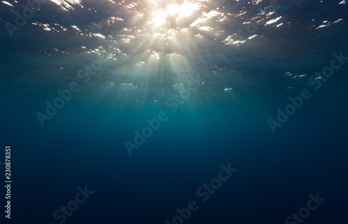 Underwater sunlight scene © Lightning Strike Pro