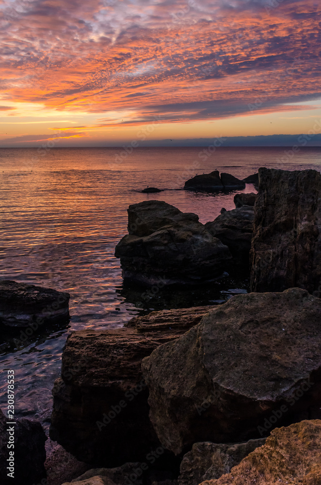 Obraz premium Seascape in Odesa during the sunrise in the autumn season
