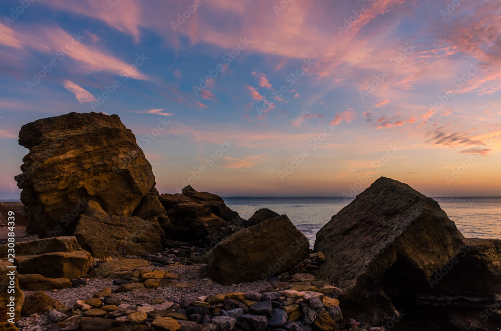 Obraz premium Seascape in Odesa during the sunrise in the autumn season