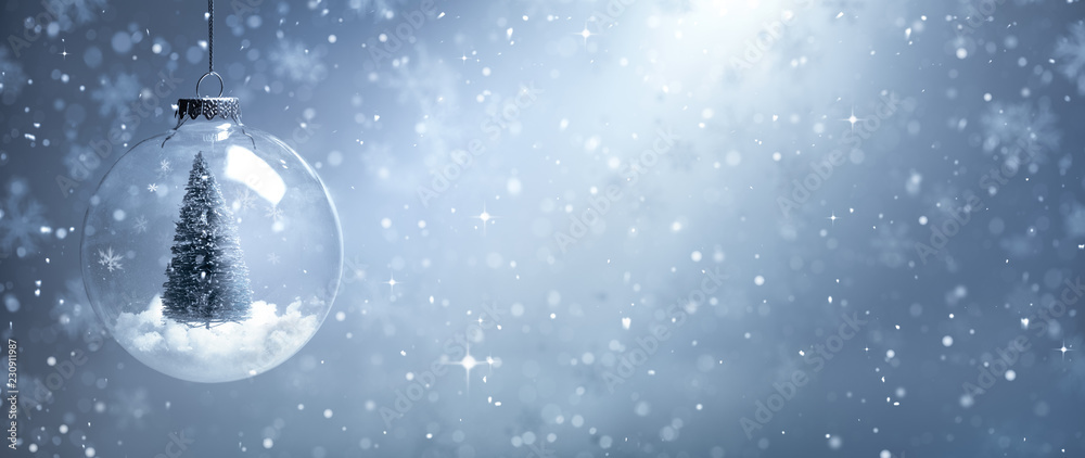 Snow globe with Christmas tree - obrazy, fototapety, plakaty 