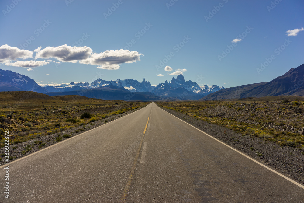 Naklejka premium Mt. Fitz Roy, Beautiful Mountains of the Patagonia Region of Argentina