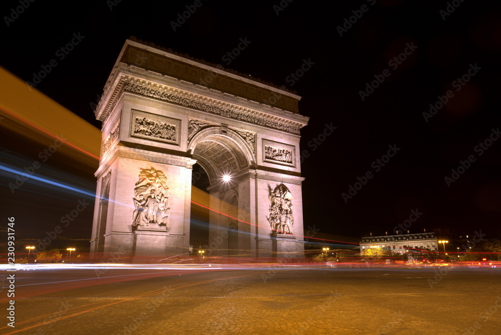 Fototapeta premium Night at Arc de Triomphe
