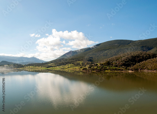 Lake with mountains in Andalusia © Tomas