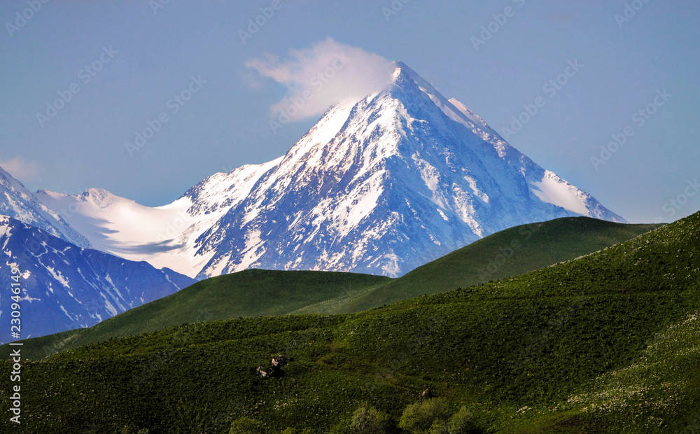 Fototapeta premium mountains and clouds