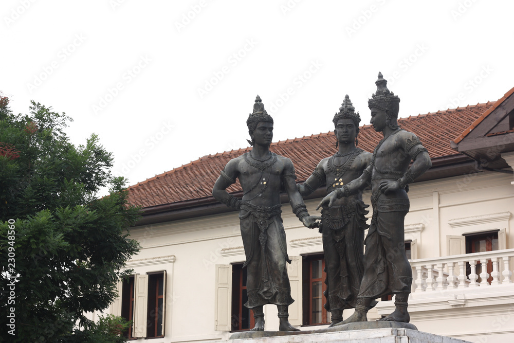 Obraz premium three king monument in park