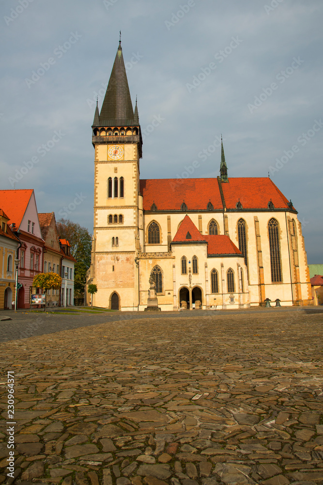 Fototapeta premium Central square with the Church of St. Aegidius, Bardejov