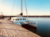 LAGOON Catamaran/Katamaran Reise an der Ostsee auf Rügen im Sommerurlaub im Hafen, Marina #02