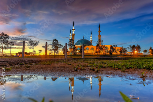 JOHOR BAHRU,Malaysia- 19 October 2017 : The Long Exposure Picture Of Sultan Iskandar mosque With The Golden Sunset As A Background © hamdie