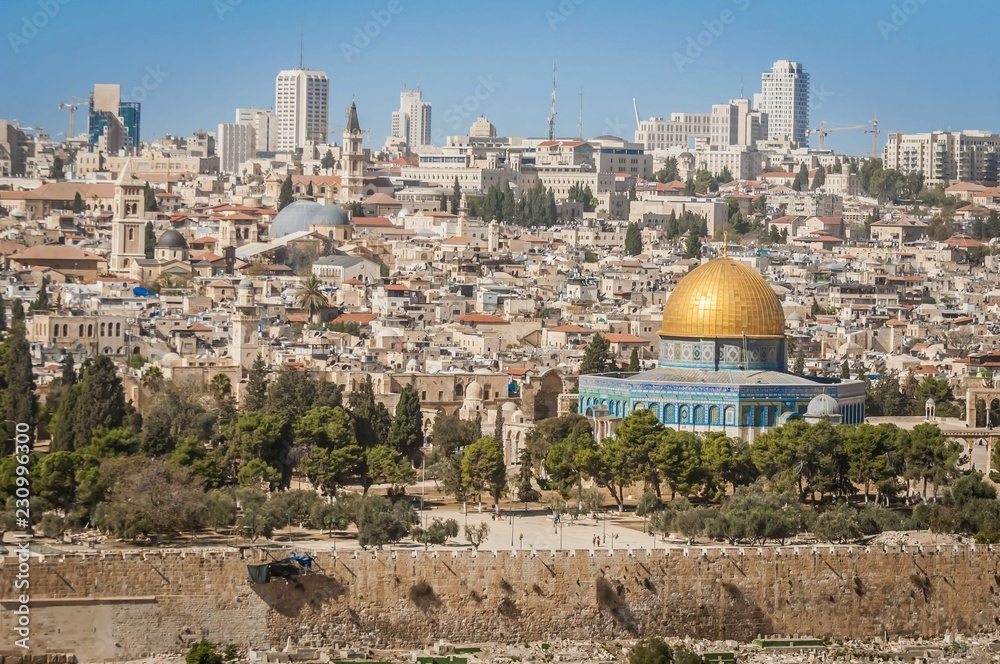 JERUSALEM, ISRAEL. October 30, 2018. A view of the Temple Mount with a Dome of the Rock in the center. It is an Islamic shrine located in the Old City of Jerusalem. Al Aqsa mosque, Muslim holy place.