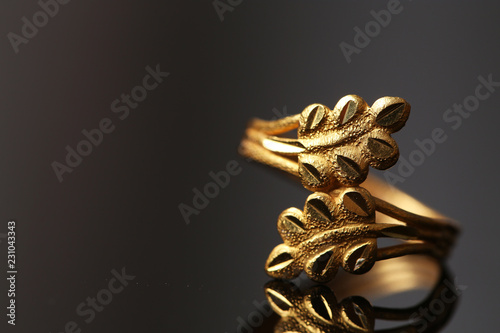 Olive leaves symbol on gold ring, Fashion gold ring © Bordin