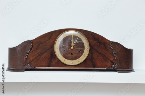 horloge à poser en bois vintage 