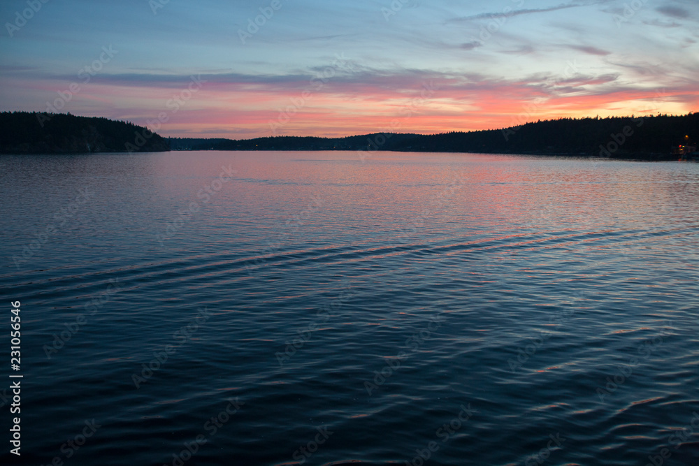 Obraz premium sunset over lake