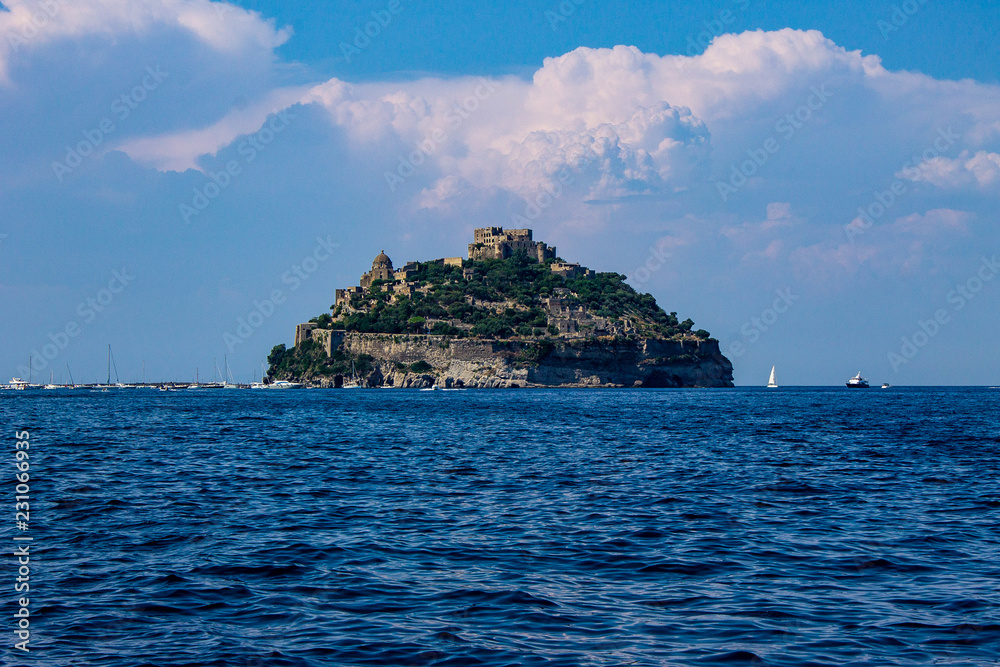 Ischia , Castel Sant'Angelo, isolotto collegato da un ponte.