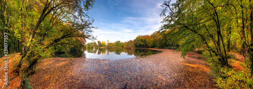 Herbstimpressionen an einem Altarm der Nidda in Frankfurt Rödelheim photo