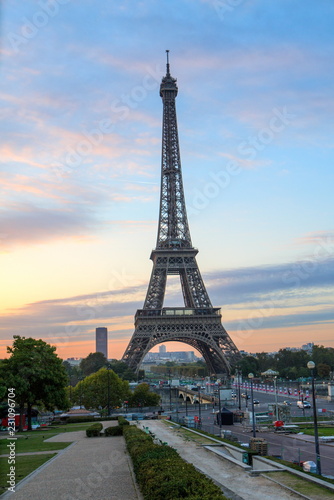 Eiffel Sunrise © Budi