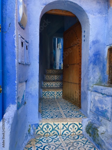 Open blue house of Allah (Maroc) © shinyoung
