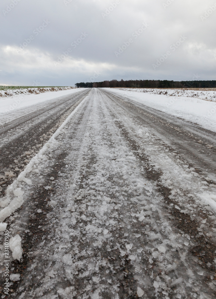 Fototapeta premium Road under the snow