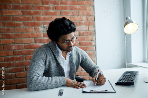 Photography Indian journalist making up an article