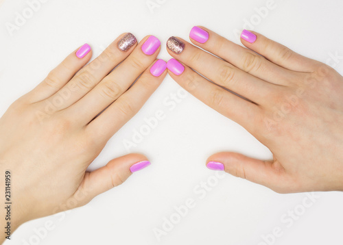  Manicure nails