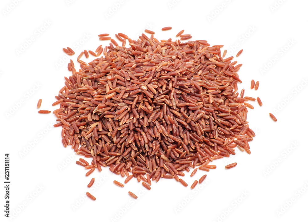 Fototapeta premium Wild red rice pile isolated on white background