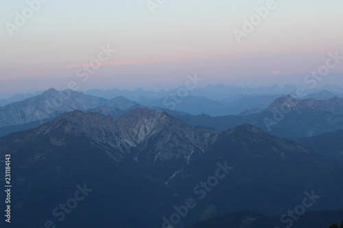 Blaue Stunde über Schinder und Guffert