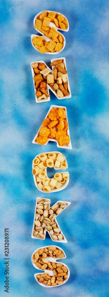 Naklejka premium SNACKS ON BLUE