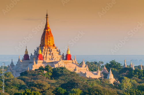 The Ananda Temple, located in Bagan, Myanmar. Is a Buddhist temple built of King Kyanzittha the Pagan Dynasty.
