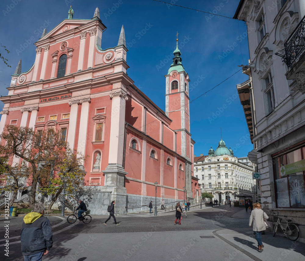 Obraz premium Main square in Ljubljana with franciscan church, Slovenia