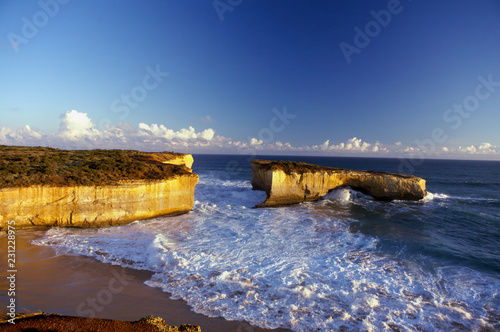 Obraz na płótnie London Bridge and Twelve Apostles in Melbourne w salonie