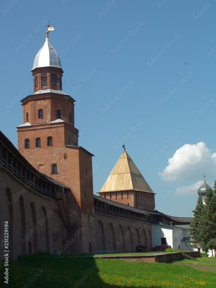 Veliky Novgorod.  Tower of the Novgorod Kremlin is Kokuy and intercession