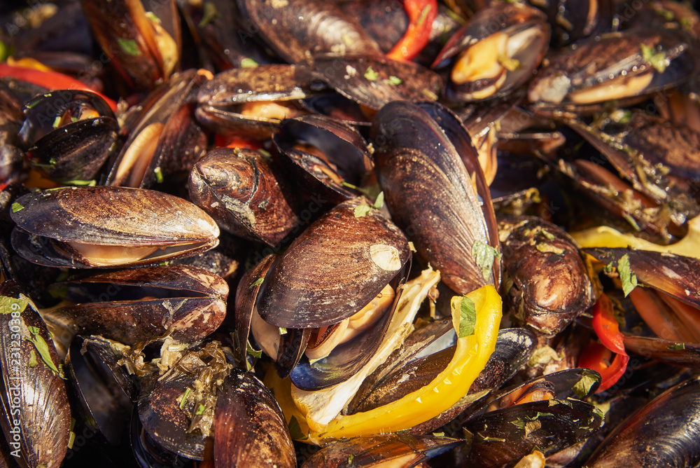 Boiled mussels with herbs and sweet pepper