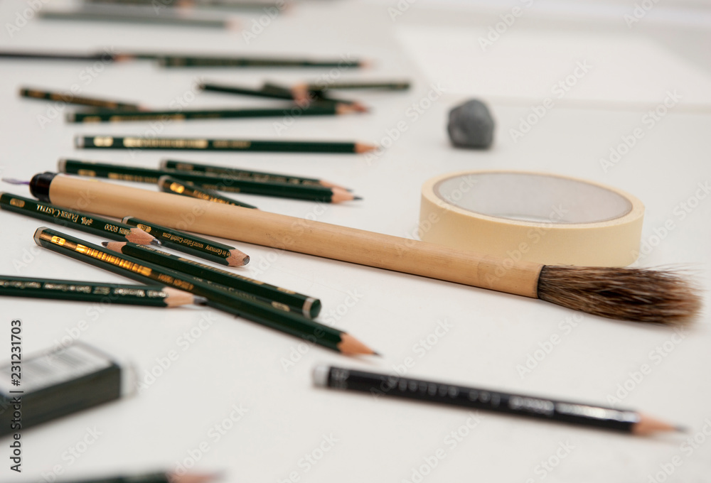 Utensilien zum Zeichnen Stock Photo Adobe Stock