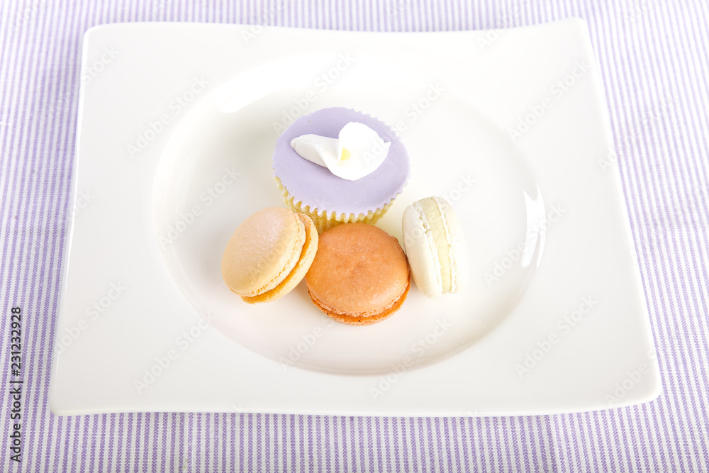 Cupcake and macaroons