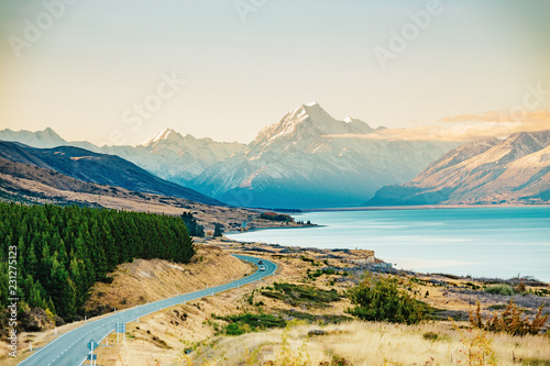 Droga do Mt Cook, najwyższej góry w Nowej Zelandii.