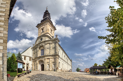 Obraz na plátně Benedictine monastery and basilica  Holy Cross  Swietokrzyskie Mountains
