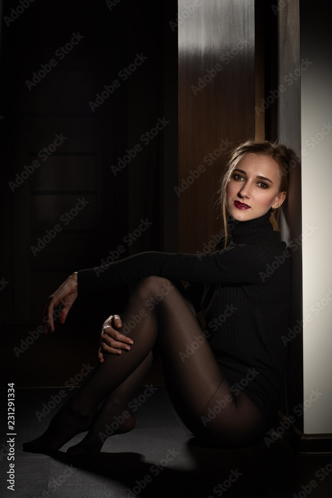 Fototapeta premium sensual on floor