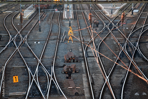 Railway station, transporting system