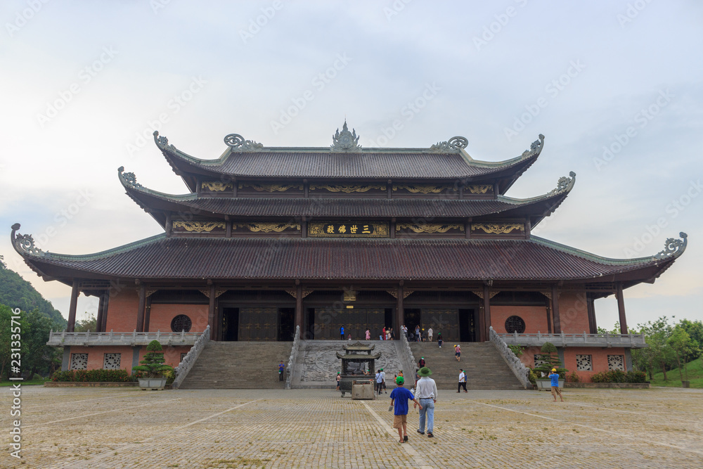 Fototapeta premium buddhist temple in ninh binh vietnam
