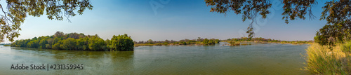 Panorama am Oberlauf des Okavango / Cubango, Namibia