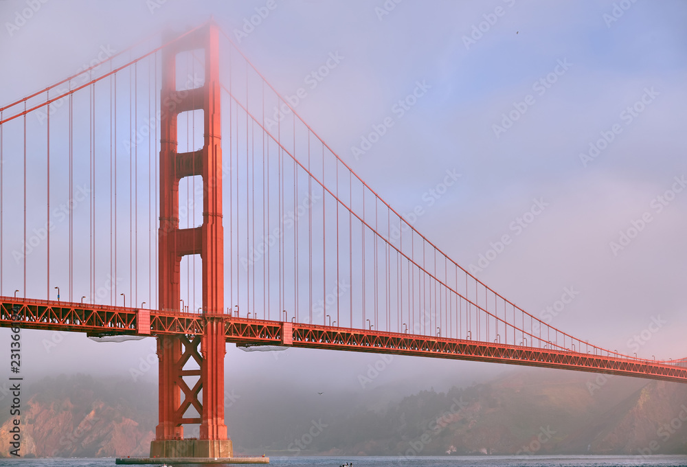 Obraz premium Golden Gate Bridge at morning, San Francisco, California