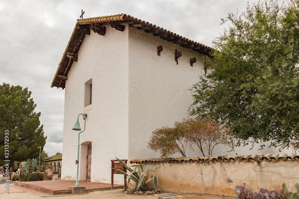 Obraz premium Mission San Miguel Arcángel, San Miguel, California, USA. One of the series of 21 Spanish religious outposts in Alta California founded by Father Junípero Serra.