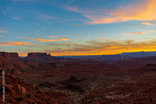 setting sun moab canyon 