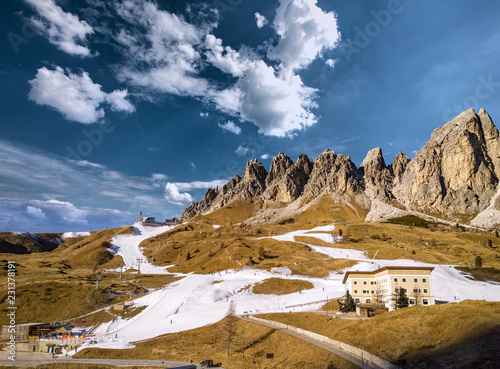 Passo Gardena con le Dolomiti del Gruppo Sella (Cir), in Trentino Alto Adige